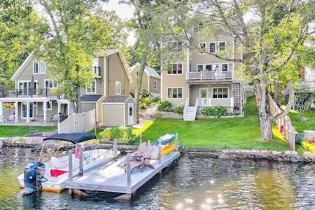 63 Oakhurst Rd Hopkinton, MA 01748