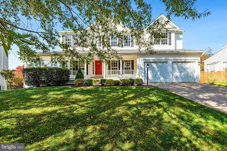 329 Locust Grove Dr Purcellville, VA 20132