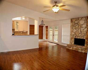 1 E Broken Oak Ct The Woodlands, TX 77381