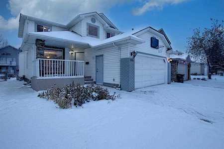 5264 Coral Shores Dr NE Calgary, AB T3J 3J9