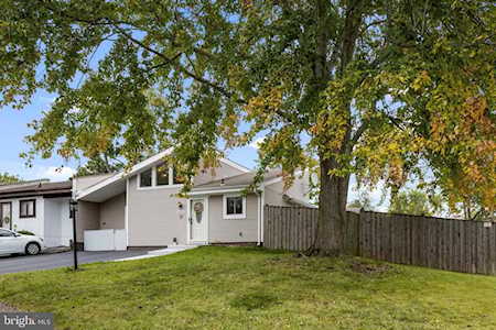 6033 Regents Park Rd Centreville, VA 20120