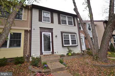 2904 Bridgehampton Ct Falls Church, VA 22042