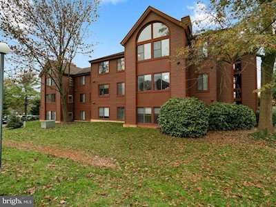 2822 Lee Oaks Place #302 Falls Church, VA 22046