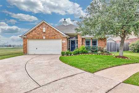 2908 Cedar Hill Ct Pearland, TX 77584
