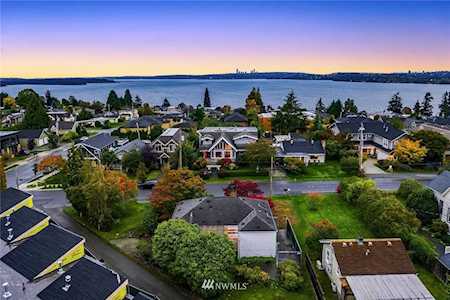 410 13th Ave W Kirkland, WA 98033
