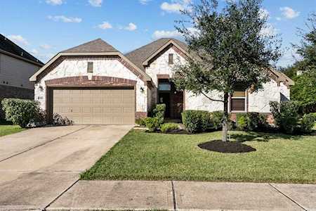 2020 Plum Grove Ln Pearland, TX 77581