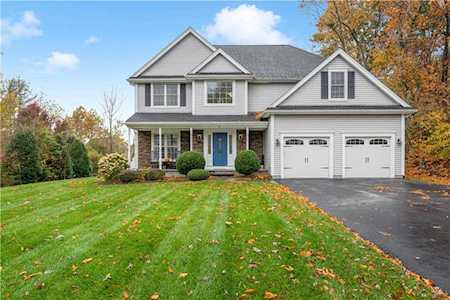 11 Geddes Farm Ln Cumberland, RI 02864