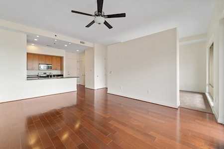 565 Peachtree St NE #1806 Atlanta, GA 30308