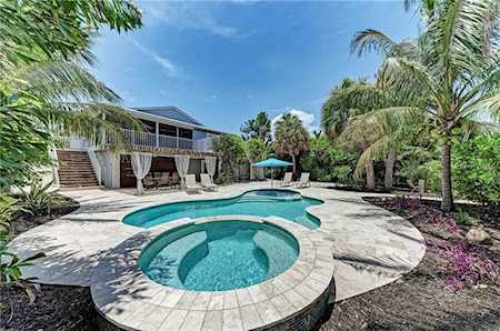 315 Hardin Ave Anna Maria, FL 34216