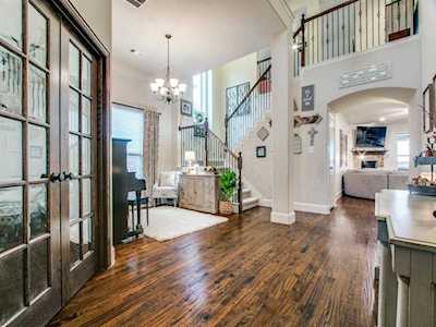 8600 Silverleaf Circle Lantana, TX 76226