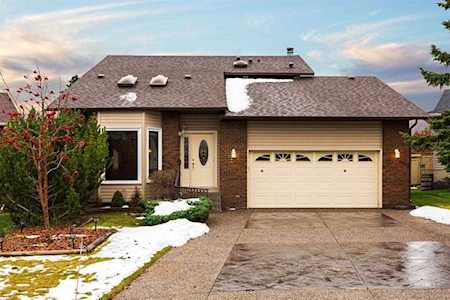 43 Edgeland Crescent NW Calgary, AB T3A 4C7