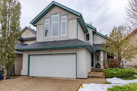 23 Cranleigh Gardens SE Calgary, AB T2M 1C7