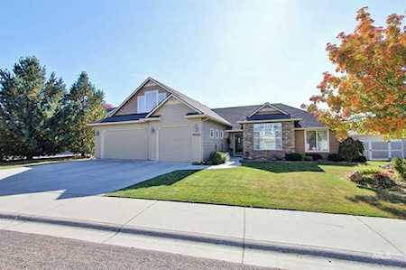 9745 W Penhurst Dr. Star, ID 83669
