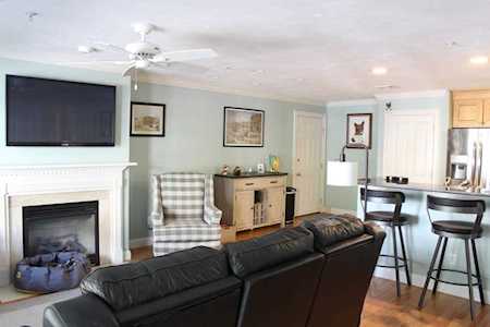 22 Maple St #A Canton, MA 02021
