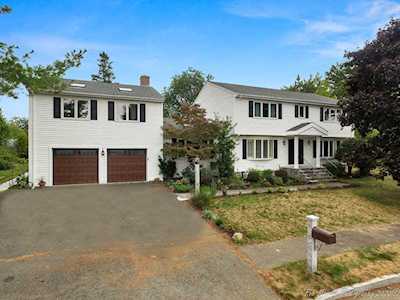 9 Sherry Lee Ln Peabody, MA 01960