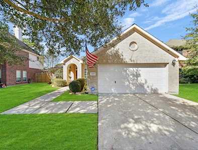 6122 Pine Lakes Dr Katy, TX 77493