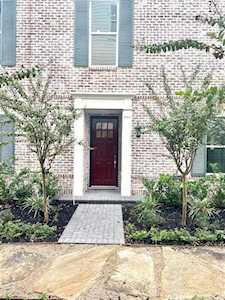 10943 Grove Tree Ln Houston, TX 77043