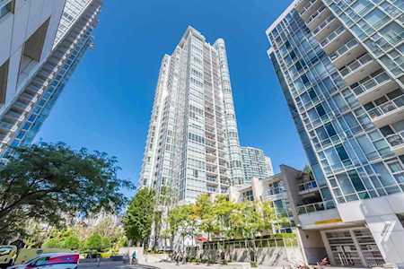 193 Aquarius Mews #1503 Vancouver, BC V6Z 2Z2