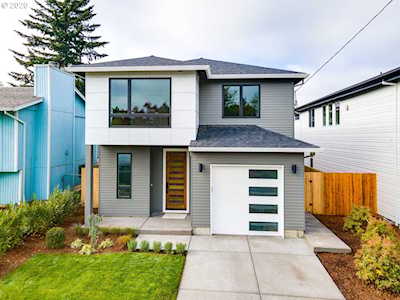 9125 N Clarendon Ave Portland, OR 97203