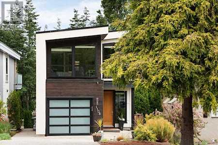1108 Craigflower Esquimalt, BC V9A2Y1