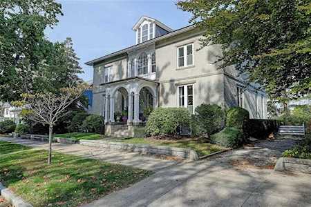 89 State St Bristol, RI 02809