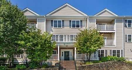 1 Lenox St #205 Norwood, MA 02062