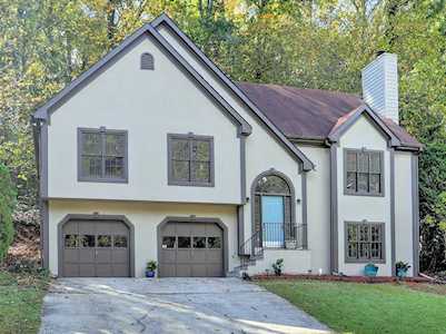 4859 Helga Way NE Woodstock, GA 30188