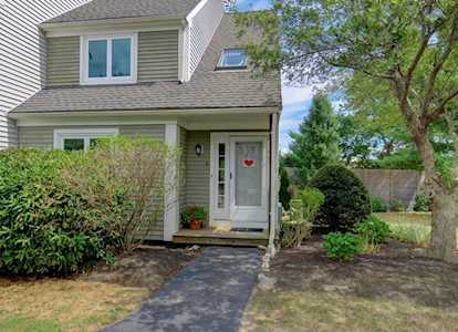 34 Mattakeesett St #4 Pembroke, MA 02359