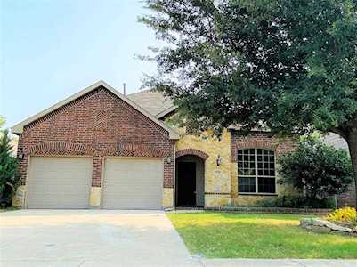 8705 Golden Sunset Trail Fort Worth, TX 76244