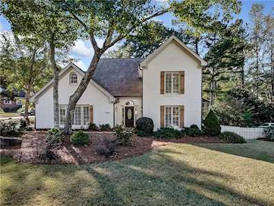 5705 Grove Point Rd Alpharetta, GA 30022