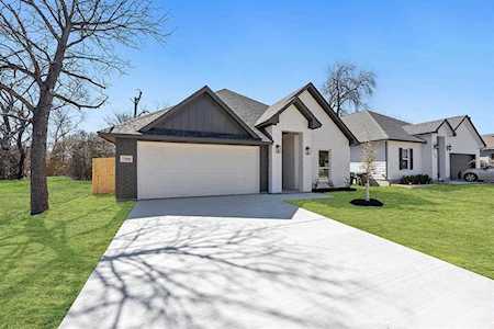 708 E Baltimore Avenue Fort Worth, TX 76104