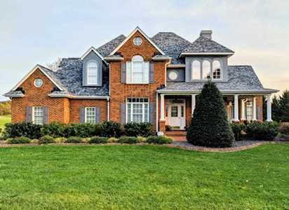 76 Charleston Daleville, VA 24083
