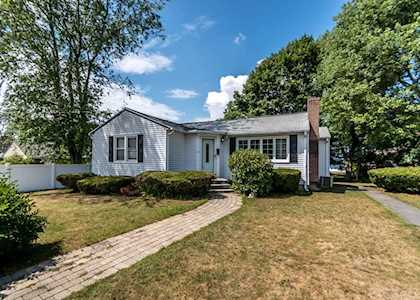 15 Arbor Ln Waltham, MA 02451