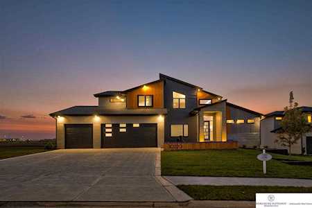 10220 S 183rd Avenue Circle Omaha, NE 68136
