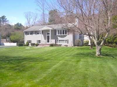 6 Ledgetree Rd. Medfield, MA 02052