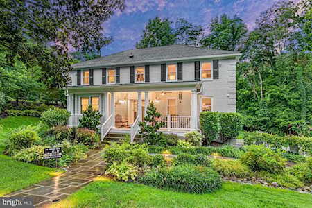 8606 Long Acre Ct Bethesda, MD 20817