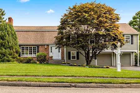 4 Wymon Way Lynnfield, MA 01940