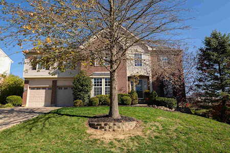 1202 Crosspointe Dr Hebron, KY 41048-9365