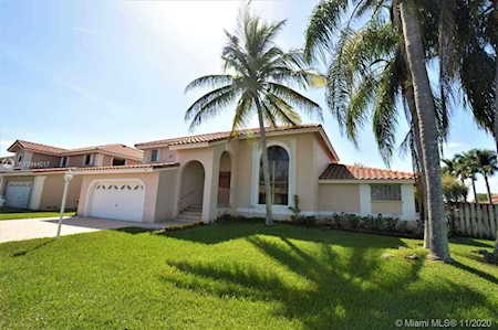 6841 Falconsgate Ave Davie, FL 33331