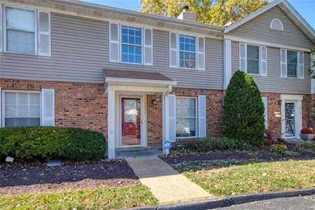 1017 Mersey Bend Dr St Louis, MO 63129