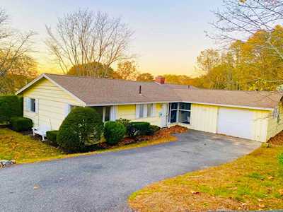 3 Celia Rd Peabody, MA 01960