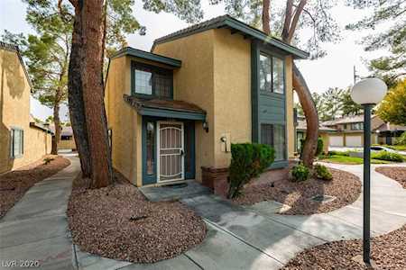 2446 Pickwick Dr Henderson, NV 89014