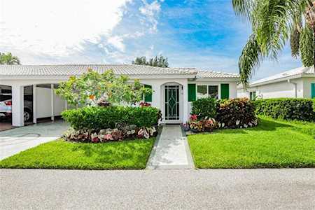 676 El Centro Longboat Key, FL 34228