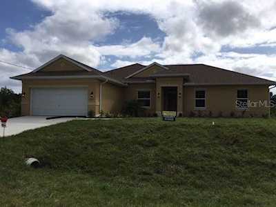8857 Wawana Rd North Port, FL 34286