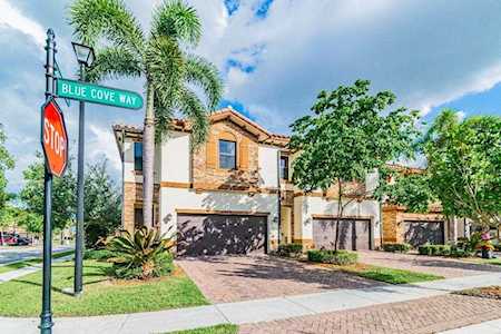 8450 Blue Cove Way #8450 Parkland, FL 33076