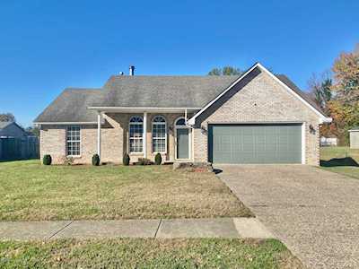 7714 Kenhurst Dr Louisville, KY 40258