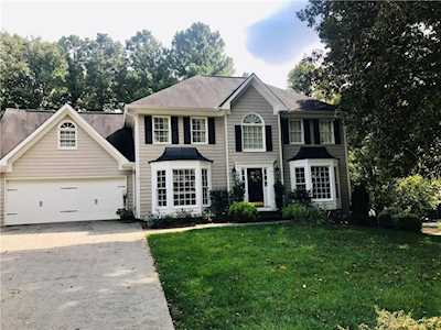 105 Riding Trail Ct Roswell, GA 30075