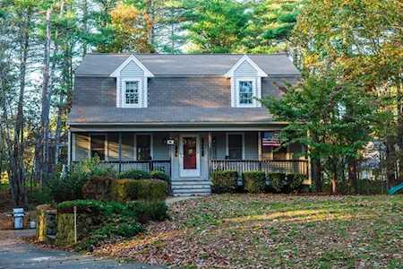 54 Walter Faunce Rd Kingston, MA 02364