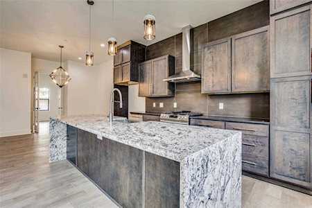 422 W 9th Street #104 Dallas, TX 75208