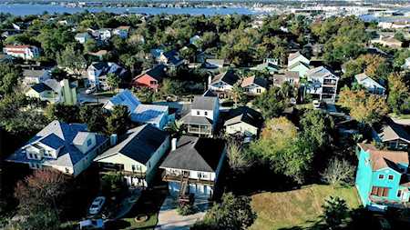912 Forest Rd Clear Lake Shores, TX 77565